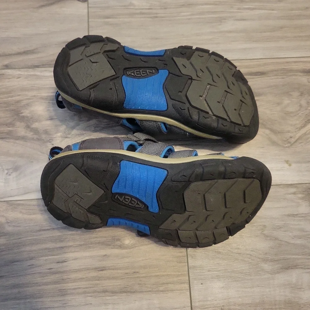 Keen Newport H2‎ Sandals Kids 2 Hiking Sandals Gray Blue Hicking Outdoor
